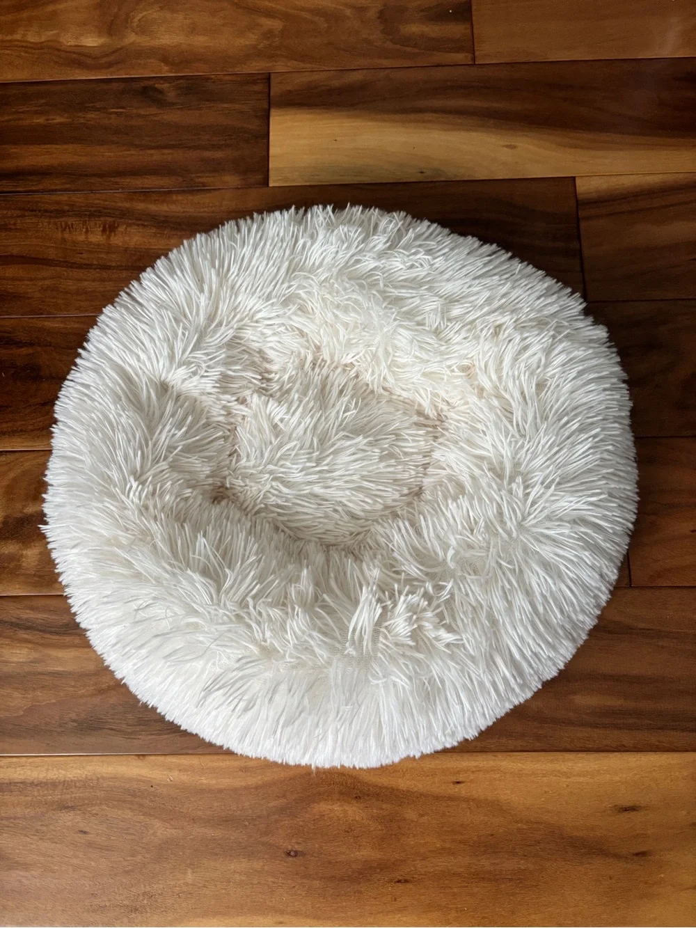 Cozy Cream Shag Round small dog/ cat bed